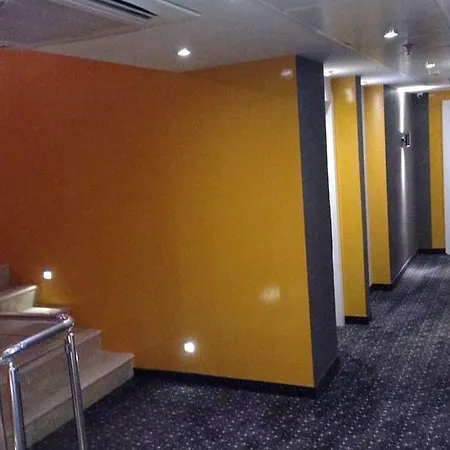 Tempo Airport Hotel 3*