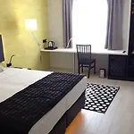 Tempo Airport Hotel