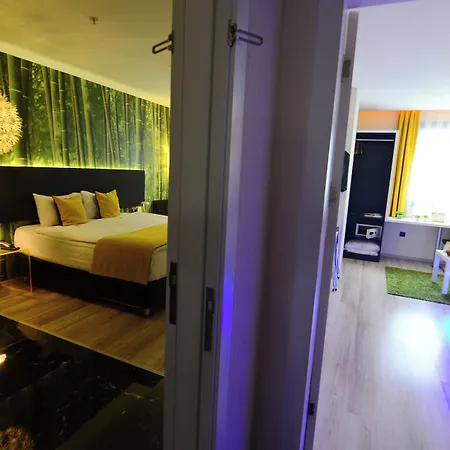 Tempo Airport Hotel 3*