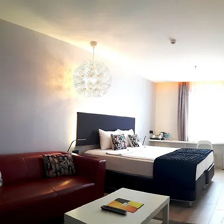 تيمبو سويتس المطار 3*