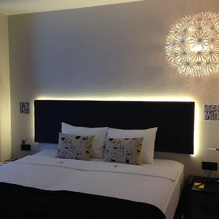 Tempo Airport Hotel 3*