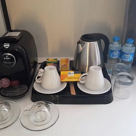 Tempo Airport Hotel 3*