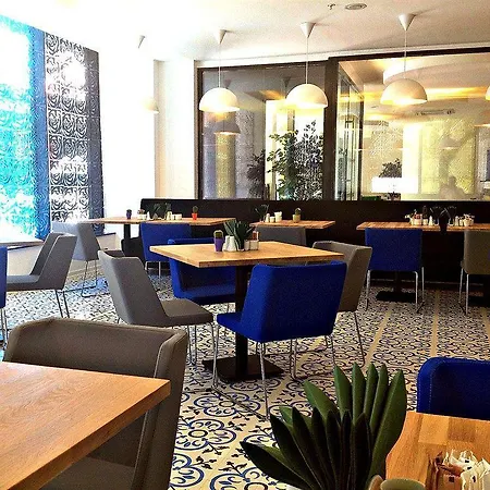 تيمبو سويتس المطار 3*