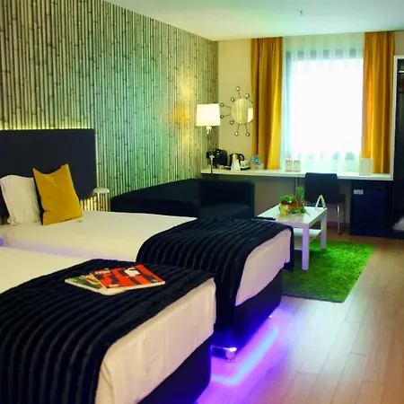 Tempo Airport Hotel 3*