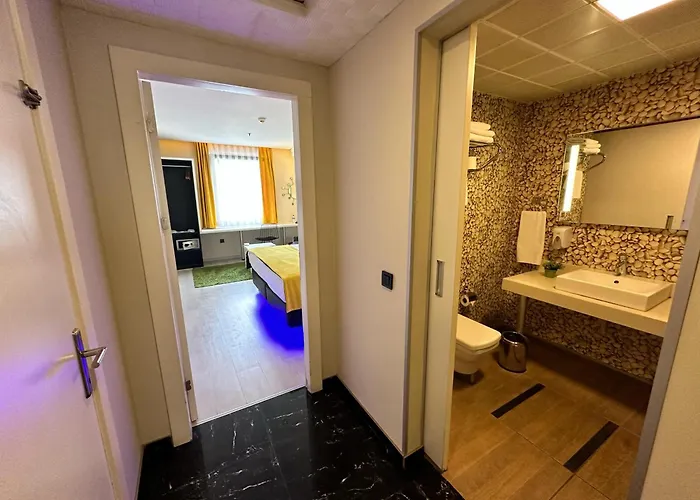 Tempo Airport Hotel 3*