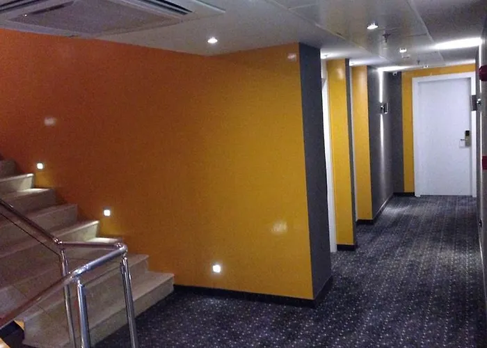 Tempo Airport Hotel 3*